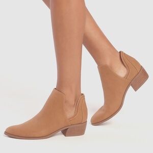 Qupid Rager Ankle Booties Cognac 7.5/8